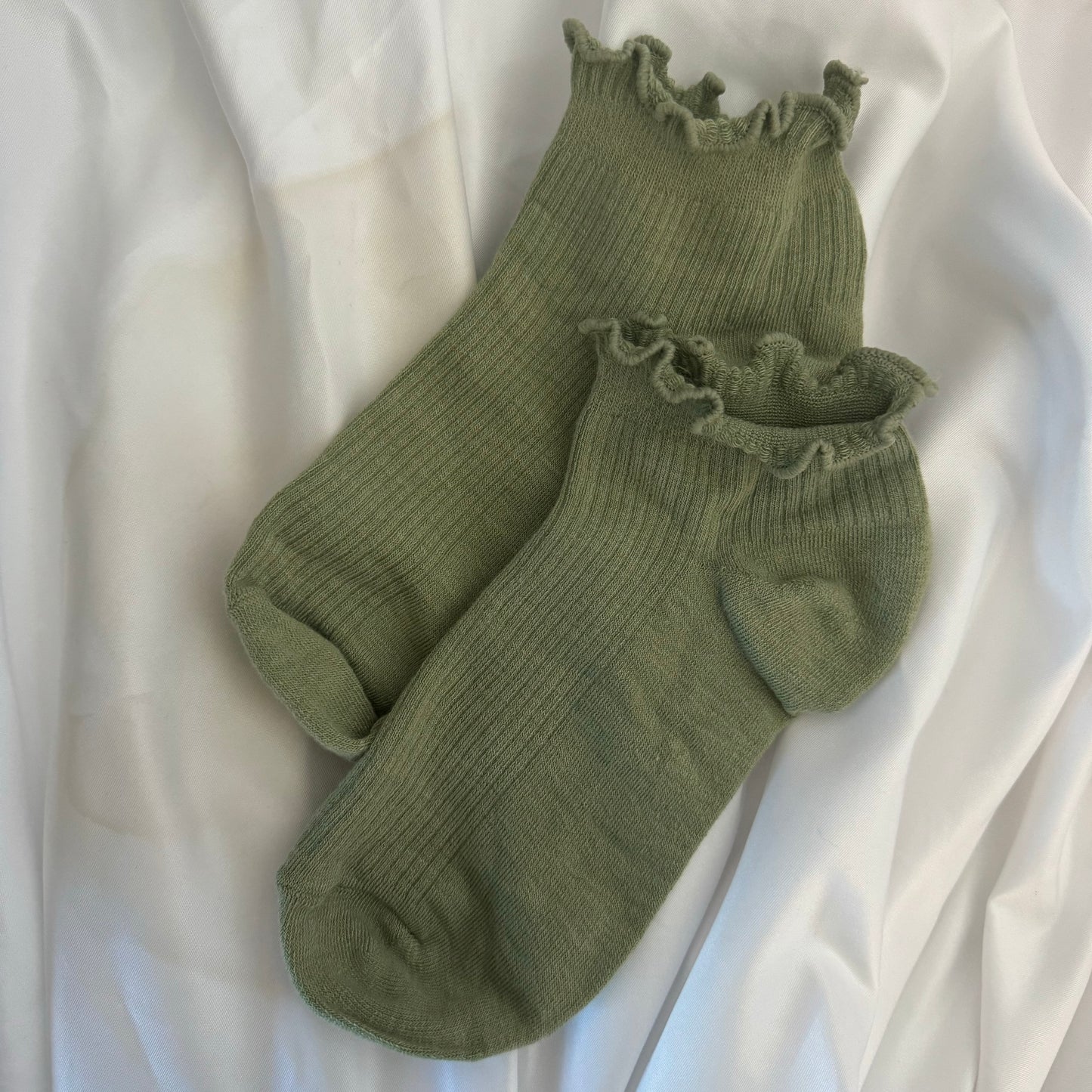 Green Ruffle Short Ankle Socks