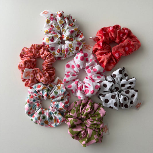 Soft lightweight scrunchie